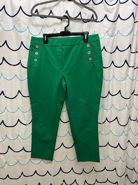 Cropped Green Ankle Pants with Side Button Detail